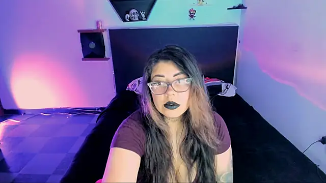 Snapshot of devilfoxtwo chatting on 01-09-25, 12:14 devilfoxtwo online show from 01-09-25, 12:14