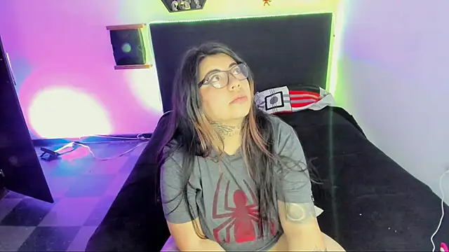 Snapshot of devilfoxtwo chatting on 01-12-25, 10:12 devilfoxtwo online show from 01-12-25, 10:12