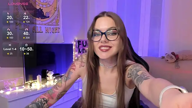 Snapshot of Marta_May_ chatting on 01-26-25, 08:13 Marta May online show from 01-26-25, 08:13