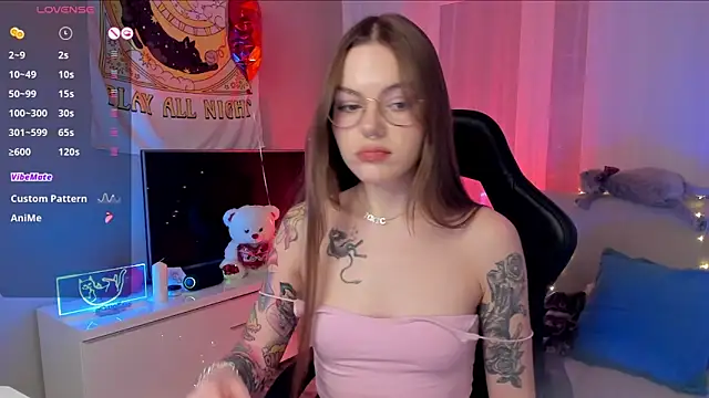 Snapshot of Marta_May_ chatting on 03-06-25, 06:37 Marta May online show from 03-06-25, 06:37