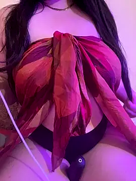 Snapshot of Cameelia chatting on 11-02-25, 06:21 Cameelia online show from 11-02-25, 06:21