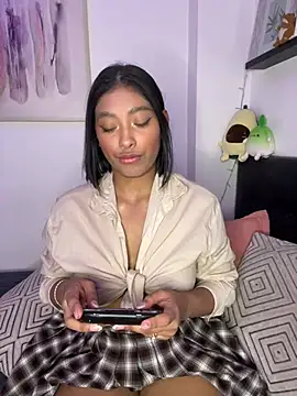 Isabella fasilier online show from 02-14-25, 12:41