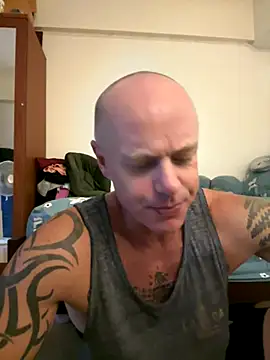 Snapshot of luv2masterb8247 chatting on 12-06-24, 05:20 luv2masterb8247 online show from 12-06-24, 05:20