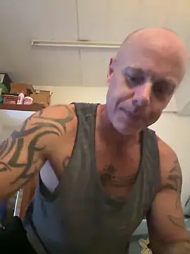 Snapshot of luv2masterb8247 chatting on 12-13-24, 04:22 luv2masterb8247 online show from 12-13-24, 04:22