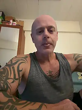 Snapshot of luv2masterb8247 chatting on 12-18-24, 03:47 luv2masterb8247 online show from 12-18-24, 03:47