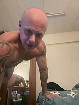 Snapshot of luv2masterb8247 chatting on 12-20-24, 05:14 luv2masterb8247 online show from 12-20-24, 05:14