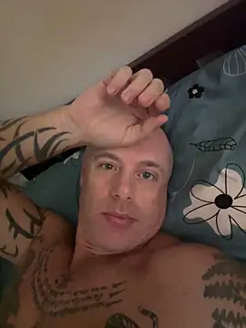 Snapshot of luv2masterb8247 chatting on 12-23-24, 12:35 luv2masterb8247 online show from 12-23-24, 12:35