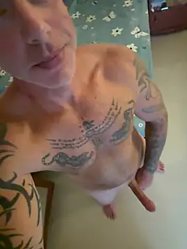 Snapshot of luv2masterb8247 chatting on 12-23-24, 07:38 luv2masterb8247 online show from 12-23-24, 07:38