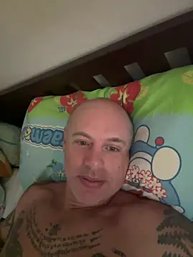 Snapshot of luv2masterb8247 chatting on 12-24-24, 12:44 luv2masterb8247 online show from 12-24-24, 12:44