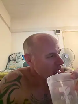 Snapshot of luv2masterb8247 chatting on 12-26-24, 07:24 luv2masterb8247 online show from 12-26-24, 07:24