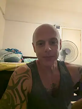 Snapshot of luv2masterb8247 chatting on 12-30-24, 04:42 luv2masterb8247 online show from 12-30-24, 04:42