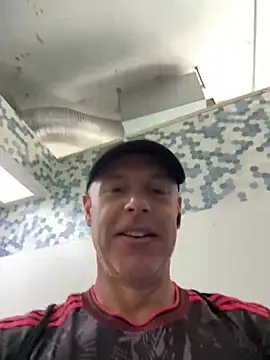 Snapshot of luv2masterb8247 chatting on 01-06-25, 12:16 luv2masterb8247 online show from 01-06-25, 12:16