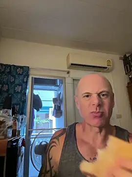 Snapshot of luv2masterb8247 chatting on 01-27-25, 04:30 luv2masterb8247 online show from 01-27-25, 04:30