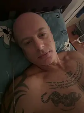 Snapshot of luv2masterb8247 chatting on 01-28-25, 12:36 luv2masterb8247 online show from 01-28-25, 12:36