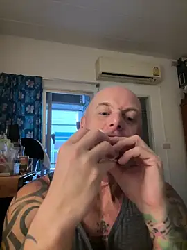 Snapshot of luv2masterb8247 chatting on 02-04-25, 04:26 luv2masterb8247 online show from 02-04-25, 04:26