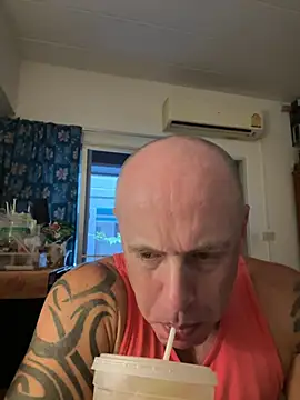 Snapshot of luv2masterb8247 chatting on 02-10-25, 04:30 luv2masterb8247 online show from 02-10-25, 04:30