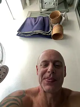 Snapshot of luv2masterb8247 chatting on 02-11-25, 07:23 luv2masterb8247 online show from 02-11-25, 07:23