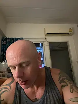 Snapshot of luv2masterb8247 chatting on 02-18-25, 04:26 luv2masterb8247 online show from 02-18-25, 04:26