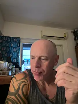 Snapshot of luv2masterb8247 chatting on 02-20-25, 04:28 luv2masterb8247 online show from 02-20-25, 04:28