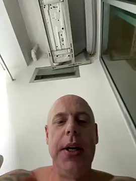 Snapshot of luv2masterb8247 chatting on 02-25-25, 08:14 luv2masterb8247 online show from 02-25-25, 08:14