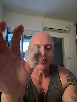 Snapshot of luv2masterb8247 chatting on 02-28-25, 07:26 luv2masterb8247 online show from 02-28-25, 07:26