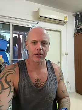 Snapshot of luv2masterb8247 chatting on 03-05-25, 05:07 luv2masterb8247 online show from 03-05-25, 05:07