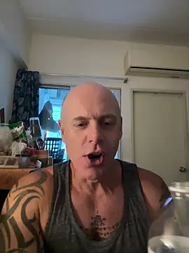 Snapshot of luv2masterb8247 chatting on 03-10-25, 05:11 luv2masterb8247 online show from 03-10-25, 05:11