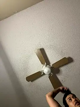 Snapshot of gamingcouple420 chatting on 11-10-25, 09:14 gamingcouple420 online show from 11-10-25, 09:14