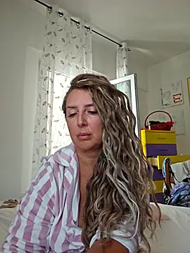 MariaRichi  online show from 10-01-25, 07:58