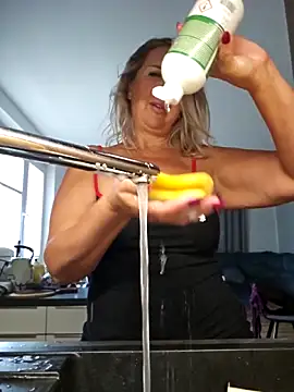 MariaRichi  online show from 10-12-25, 07:40