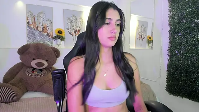 Snapshot of Ashley_Evans18 chatting on 10-25-25, 12:56 Ashley Evans18 online show from 10-25-25, 12:56