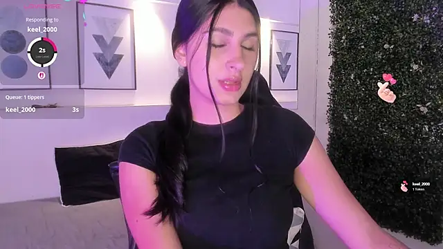 Snapshot of Ashley_Evans18 chatting on 01-08-26, 12:29 Ashley Evans18 online show from 01-08-26, 12:29