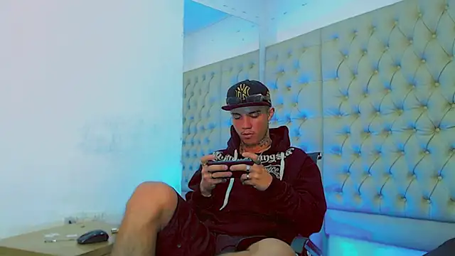 HannibalLester online show from 02-05-25, 01:11