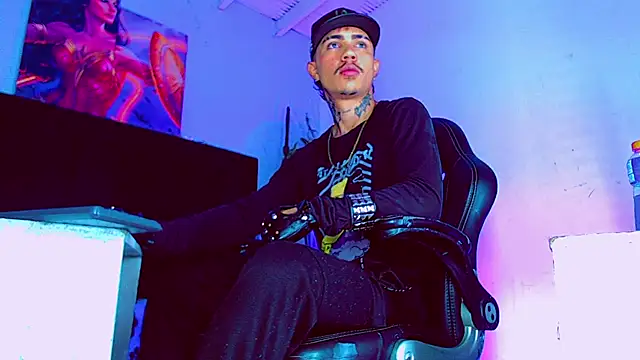 HannibalLester online show from 10-25-25, 04:42