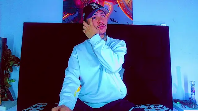 HannibalLester online show from 11-18-25, 04:39