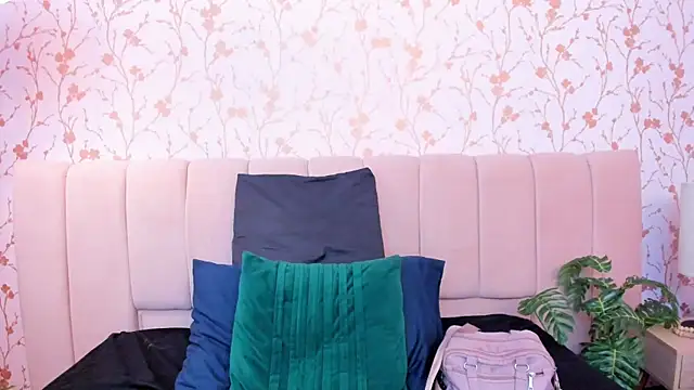 nathalie rossel online show from 04-21-26, 07:17