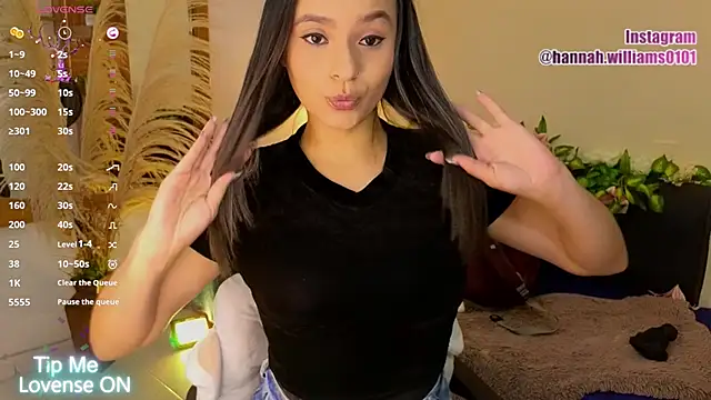 Hannah williams1 online show from 11-17-25, 08:25