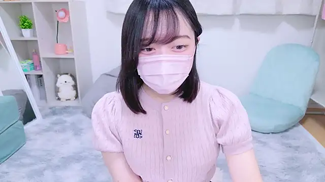 Snapshot of Yurie_ chatting on 12-04-24, 02:42 Yurie online show from 12-04-24, 02:42