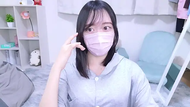 Snapshot of Yurie_ chatting on 03-07-25, 10:10 Yurie online show from 03-07-25, 10:10