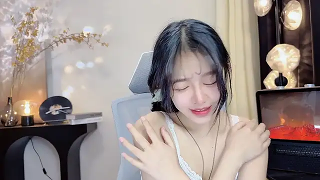 xiaodaibabyy online show from 01-13-25, 03:47