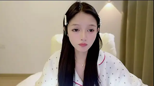 xiaodaibabyy online show from 10-29-25, 01:35