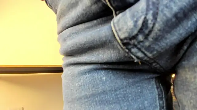 Caroline dh online show from 04-13-26, 11:37