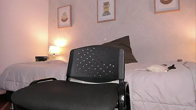 Caroline dh online show from 07-29-26, 11:41