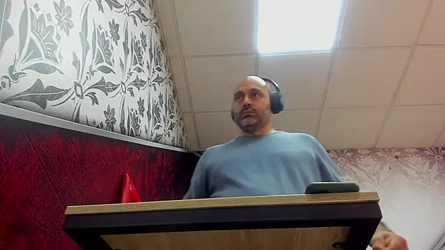 Snapshot of Gabriel_Harmant chatting on 12-02-24, 01:46 Gabriel Harmant online show from 12-02-24, 01:46