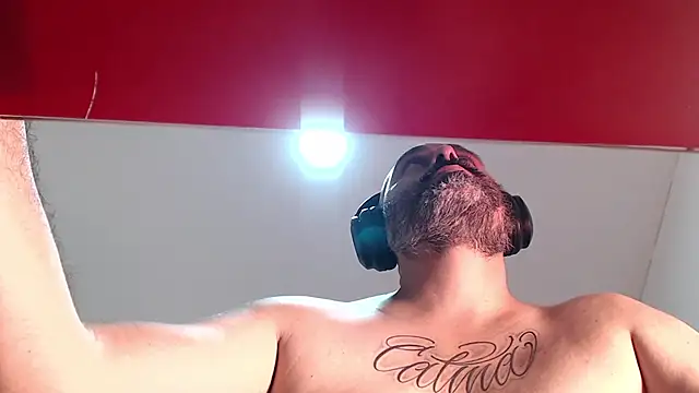 Snapshot of Gabriel_Harmant chatting on 12-23-24, 08:00 Gabriel Harmant online show from 12-23-24, 08:00