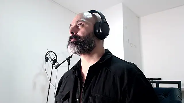 Snapshot of Gabriel_Harmant chatting on 03-21-25, 04:06 Gabriel Harmant online show from 03-21-25, 04:06