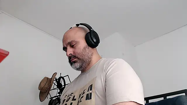 Snapshot of Gabriel_Harmant chatting on 01-07-26, 04:59 Gabriel Harmant online show from 01-07-26, 04:59