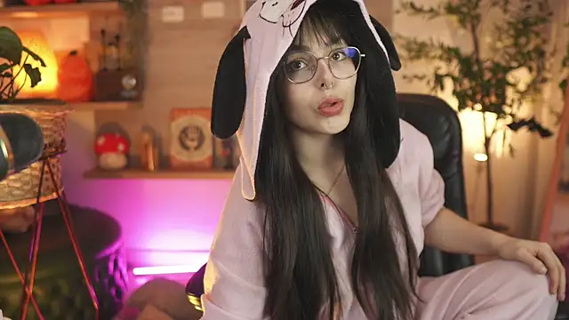 Snapshot of Dear_Morgan chatting on 10-18-25, 11:16 Dear Morgan online show from 10-18-25, 11:16