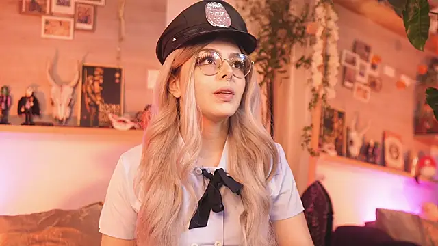 Snapshot of Dear_Morgan chatting on 10-24-25, 11:12 Dear Morgan online show from 10-24-25, 11:12