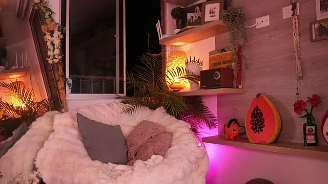 Snapshot of Dear_Morgan chatting on 12-18-25, 01:22 Dear Morgan online show from 12-18-25, 01:22